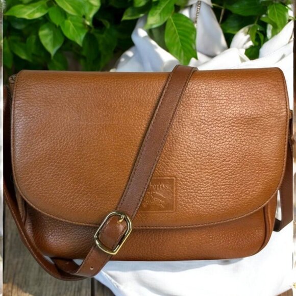 Burberrys Vintage Genuine Leather Flap Crossbody with COA - Picture 1 of 17